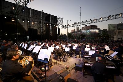 Más de 150 artistas en escena dieron vida a este concierto en Estación Central.